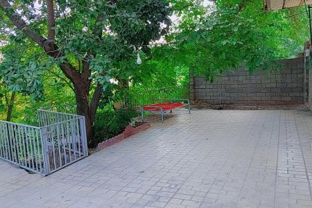 خانه حیاط دار در خرم آباد - آبشار بیشه