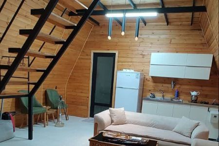 کلبه سوئیسی با جکوزی در میان بر گوراب زرمیخ