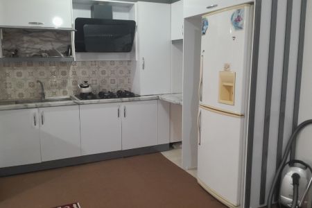 خانه ویلایی در بلوار آزادگان همدان - همکف