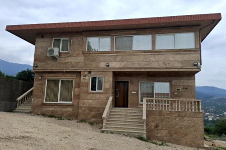 خانه ویلایی در گلوگاه - مهدیرجه - همکف
