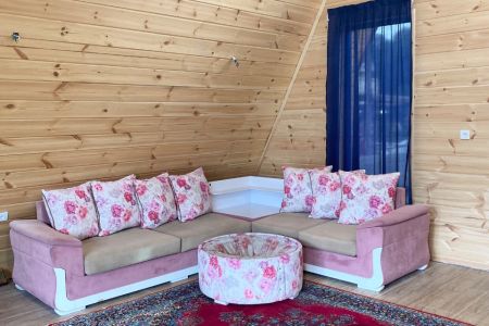 کلبه سوئیسی نزدیک گیسوم - حوریان