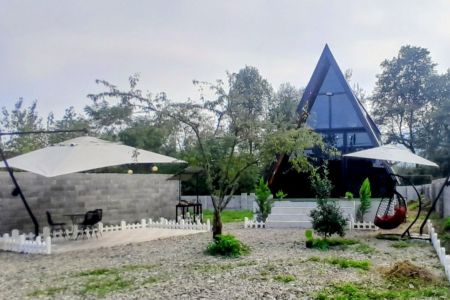 کلبه سوئیسی با جکوزی در میان بر گوراب زرمیخ