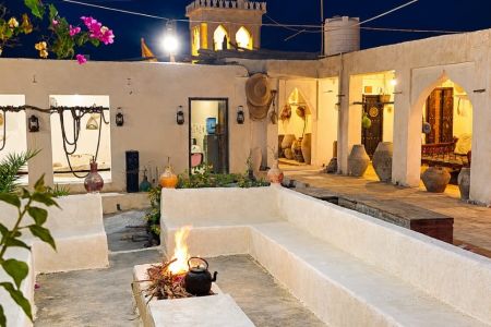 بوم گردی در بندر لافت - گل یاس