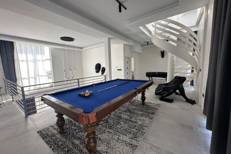 ویلا استخردار با زمین تنیس در خورین