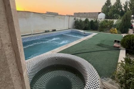 ویلا استخردار در چهارباغ - کهریزک
