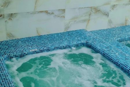کلبه سوئیسی با استخر و جکوزی در ماسال - سیدمحله
