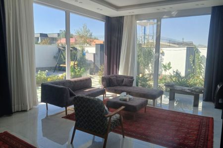 ویلا استخردار در چهارباغ - شهرک زعفرانیه