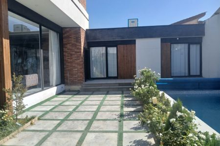 ویلا استخردار در چهارباغ - شهرک زعفرانیه
