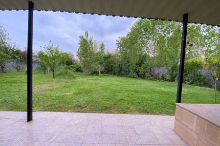 ویلا با حیاط دلباز در خاجان رشت