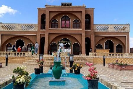 بومگردی در باغستان علیا فردوس - گلبانو