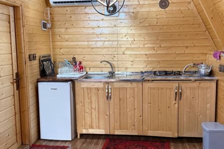 کلبه سوئیسی جنگلی با وان جکوزی در بابلکنار