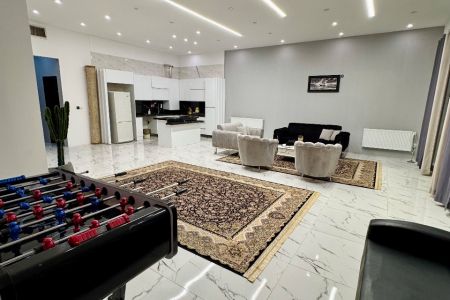 ویلا استخردار در چهارباغ - کهریزک