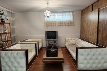 سوئیت مبله در خیابان نامجو - زیر همکف