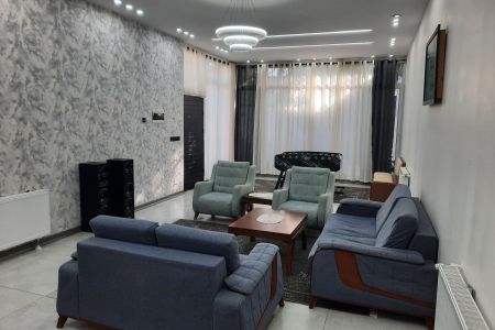 ویلا استخردار در چهارباغ - شهرک کامرانیه