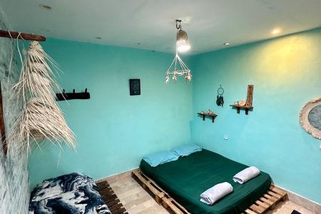 بوم گردی در جزیره هرمز - اتاق روزنه دریا