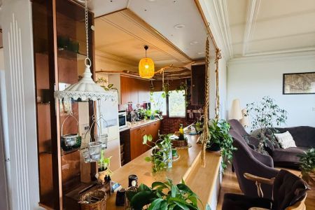 خانه مبله روبروی باغ محتشم رشت - طبقه ۶