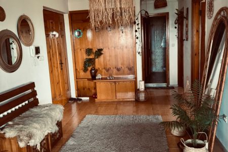 خانه مبله روبروی باغ محتشم رشت - طبقه ۶