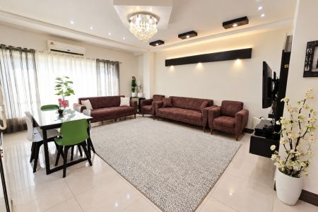 فيلا شاطئية مع تراس يطل على البحر في فريدونكنار