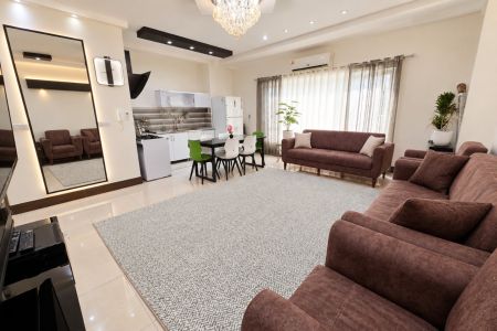 فيلا شاطئية مع تراس يطل على البحر في فريدونكنار