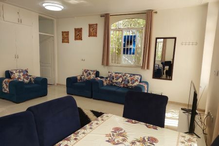 ویلا با حیاط دلباز در شیراز - قلات