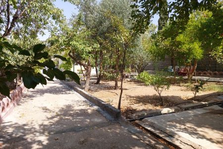 ویلا با حیاط دلباز در شیراز - قلات