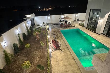 فيلا دوبلكس مع مسبح في ماهدشت - 4 غرف نوم