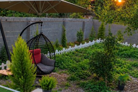 کلبه سوئیسی با جکوزی در میان بر گوراب زرمیخ