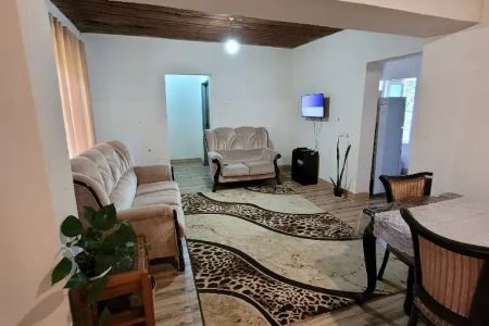 خانه ویلایی در ابتدای جاده جواهرده رامسر