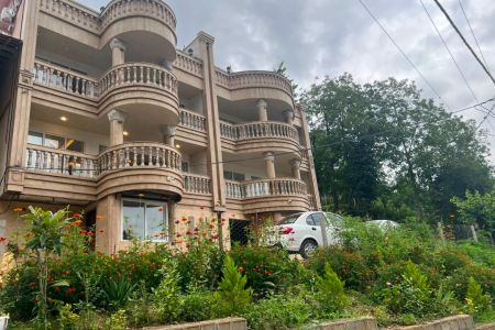 خانه تراس دار شفت - روستای طالقان - ط سوم