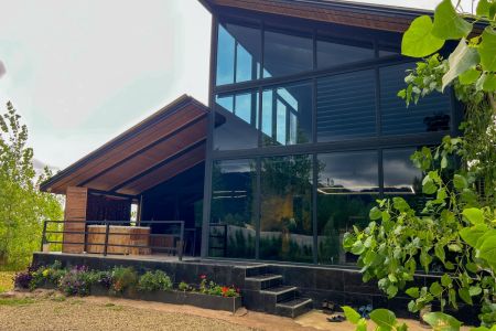 Cottage with Jacuzzi in Shanderman - Olam