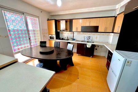خانه مبله در خیابان پیام نور رشت - طبقه اول