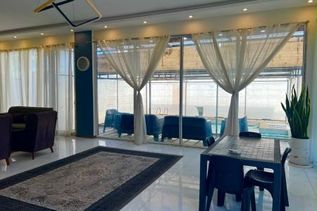 ویلا استخردار در چهارباغ - سنقرآباد
