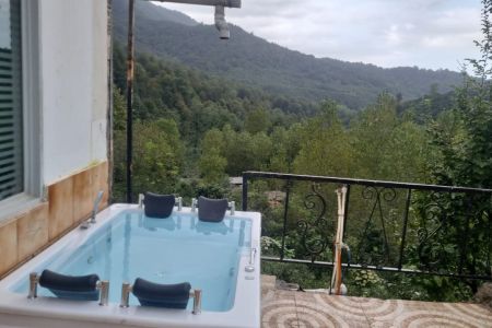 سوئیت جنگلی جکوزی دار در نشتارود - دینارسرا