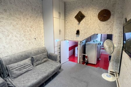 سوئیت نقلی در رشت - کوی حسینی - همکف