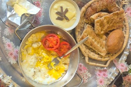 کلبه سوئیسی نزدیک دریا در انزلی - سنگاچین