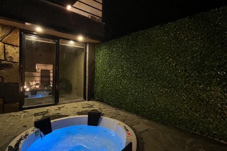 کلبه سوئیسی با جکوزی در کتالم رامسر