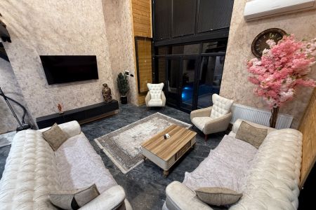 ویلا با استخر کوچک در پیرکلاچاه رشت