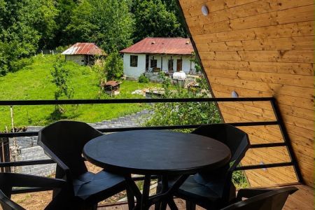 کلبه سوئیسی در لفور - نفت چال