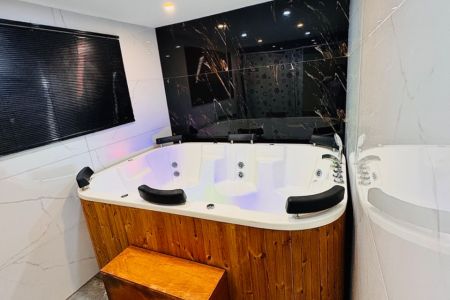 ویلا جکوزی دار نزدیک ساحل فریدونکنار