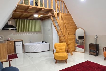 کلبه سوئیسی با وان جکوزی - مزارع زلم رودبار