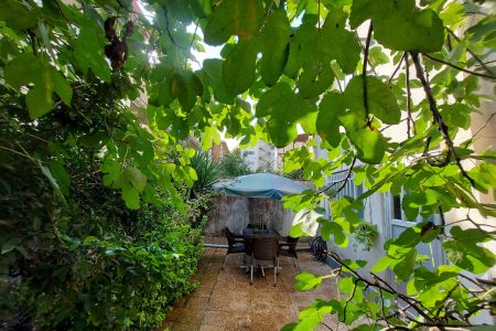 خانه حیاط دار در گلسار رشت - همکف