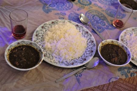 بوم گردی در نزدیکی کویر ورزنه - اتاق ۶ یا ۹