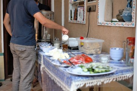 بوم گردی در نزدیکی کویر ورزنه - اتاق ۸ یا ۱۳