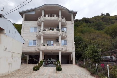 خانه با بالکن دلباز در تالش - تی تک - ط ۴