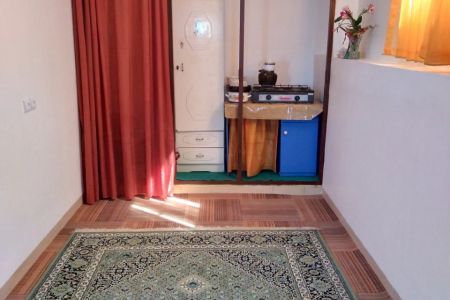 رزرو سوئیت در روستا چشام مهدی شهر - اتاق همکف
