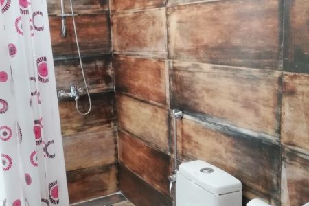 بومگردی در باب انار - اتاق بیژن و منیژه