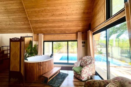 کلبه چوبی استخردار در شیرود