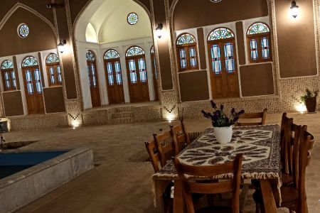 هتل سنتی در اردستان - کبودان - توئین
